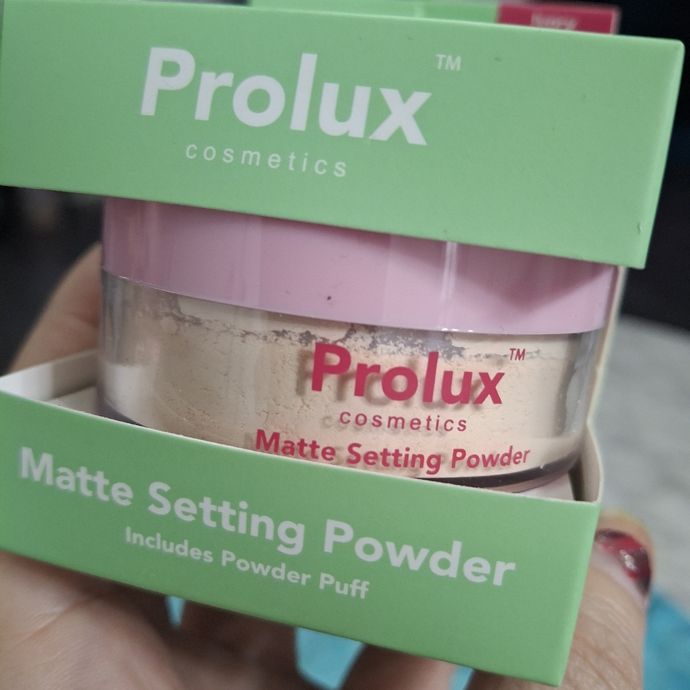 Prolux Matte Setting Powder - Picture 3 of 3